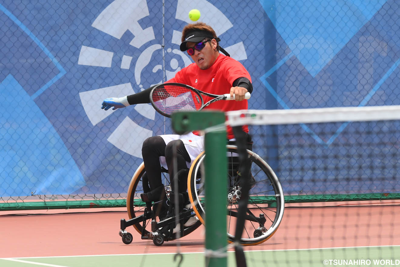 クァードに転向し、持ち前のスピードとパワーで翻弄する菅野浩二 | チャレンジャーの銀メダル菅野浩二
|インドネシア2018アジアパラ競技大会(大会7日目):車いすテニス | Glitters 障害者スポーツ専門ニュースメディア