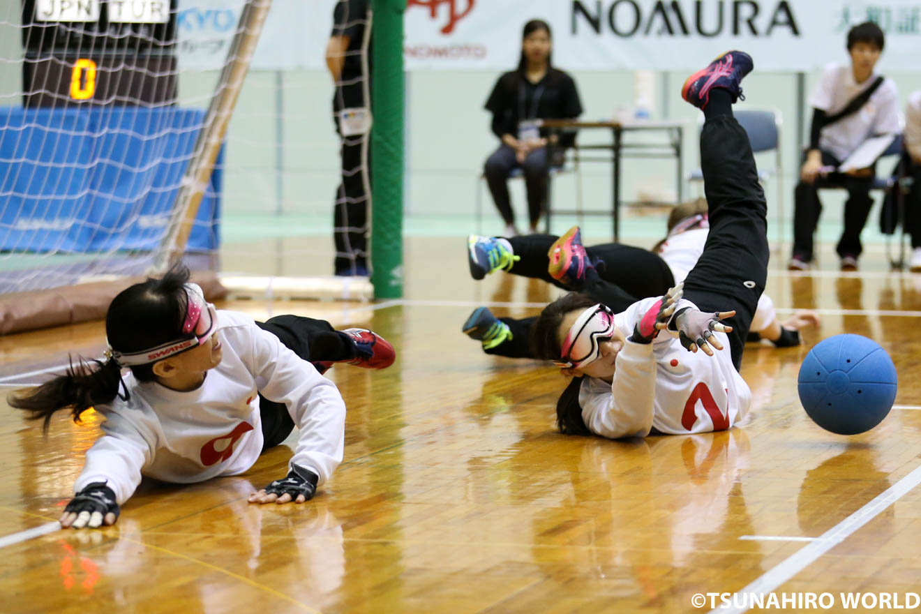 バウンドボール対策として「三角形」の守備陣形で守る日本 | すべては、東京パラリンピックで再び輝くための道のり|2019ジャパンパラゴールボール競技大会 | Glitters 障害者スポーツ専門ニュースメディア