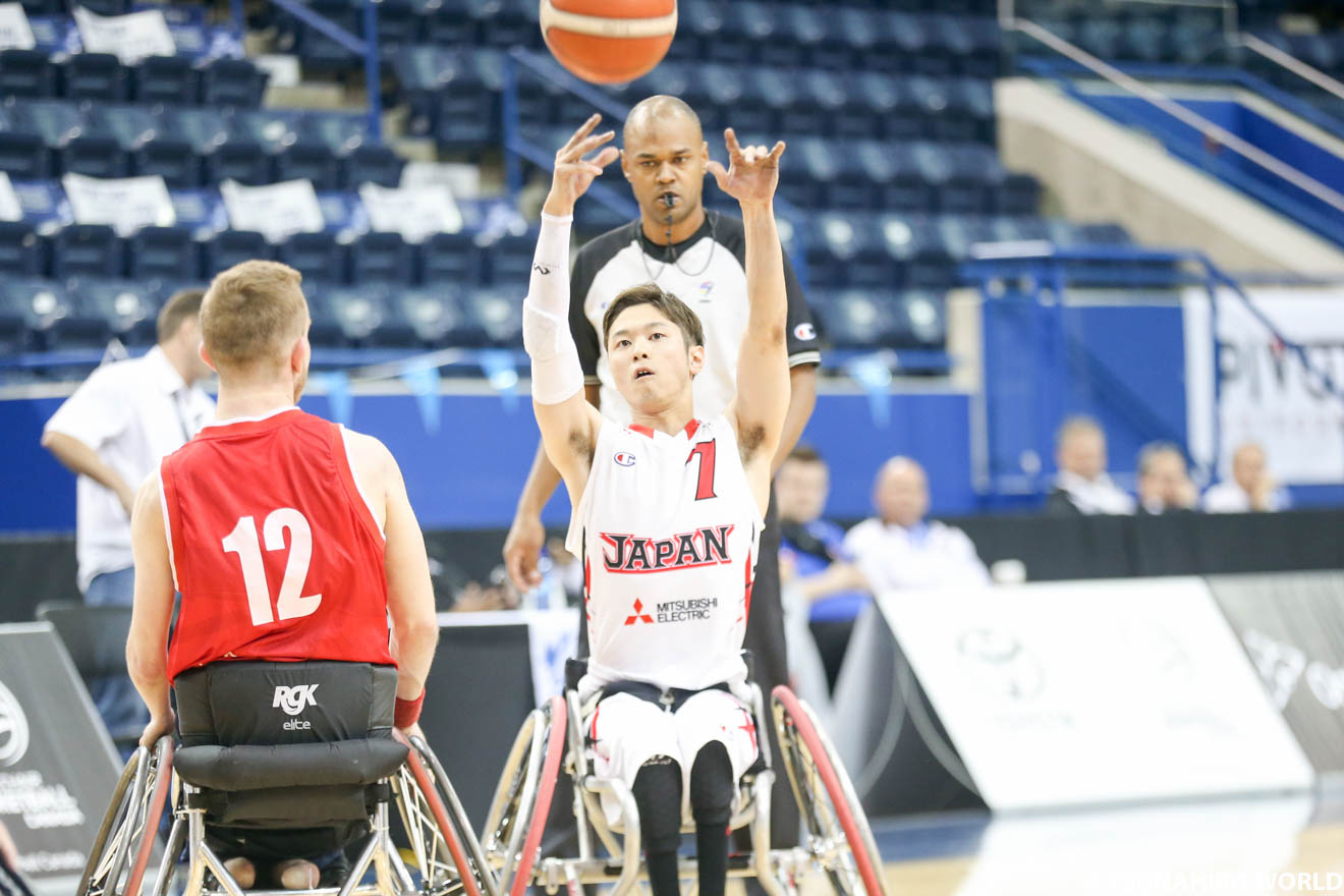 大事な場面でスリーポイントを決める主将の古澤拓也。 | 日本、イギリスに逆転勝ちで連勝
|IWBF男子U23世界車いすバスケットボール選手権大会 | Glitters 障害者スポーツ専門ニュースメディア