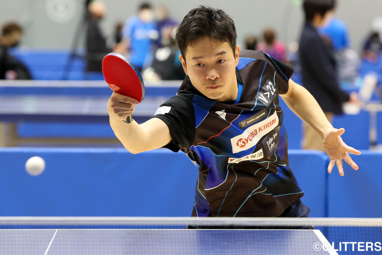 3冠を達成した岩渕幸洋。男子シングルスでは全試合ストレート勝ちの完全優勝。 | 岩渕幸洋が三冠!|第14回全日本パラ卓球選手権大会(肢体の部) | Glitters 障害者スポーツ専門ニュースメディア