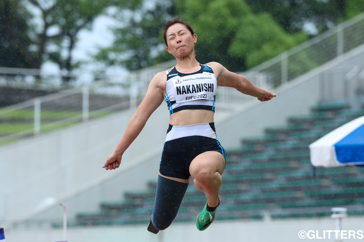 世界選手権に向け気合十分の女子走り幅跳び(T64)中西麻耶 | 「日本代表」の誇りを胸に いざ世界へ！～2023ジャパンパラ陸上競技大会（２日目）～｜2023 ジャパンパラ陸上競技大会【2日目】 | Glitters 障害者スポーツ専門ニュースメディア