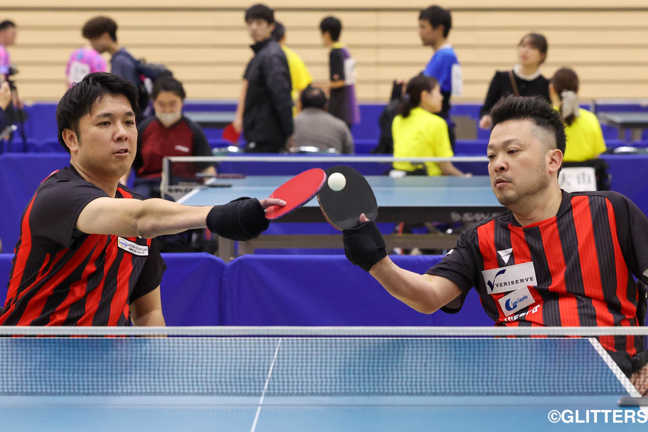 国内トップ2の宇野(左)と松尾(右)はダブルスでのポイント獲得でパリ行きの切符を狙う | コンビネーションの真価が問われたダブルスも白熱!|第15回全日本パラ卓球選手権大会(肢体の部) | Glitters 障害者スポーツ専門ニュースメディア