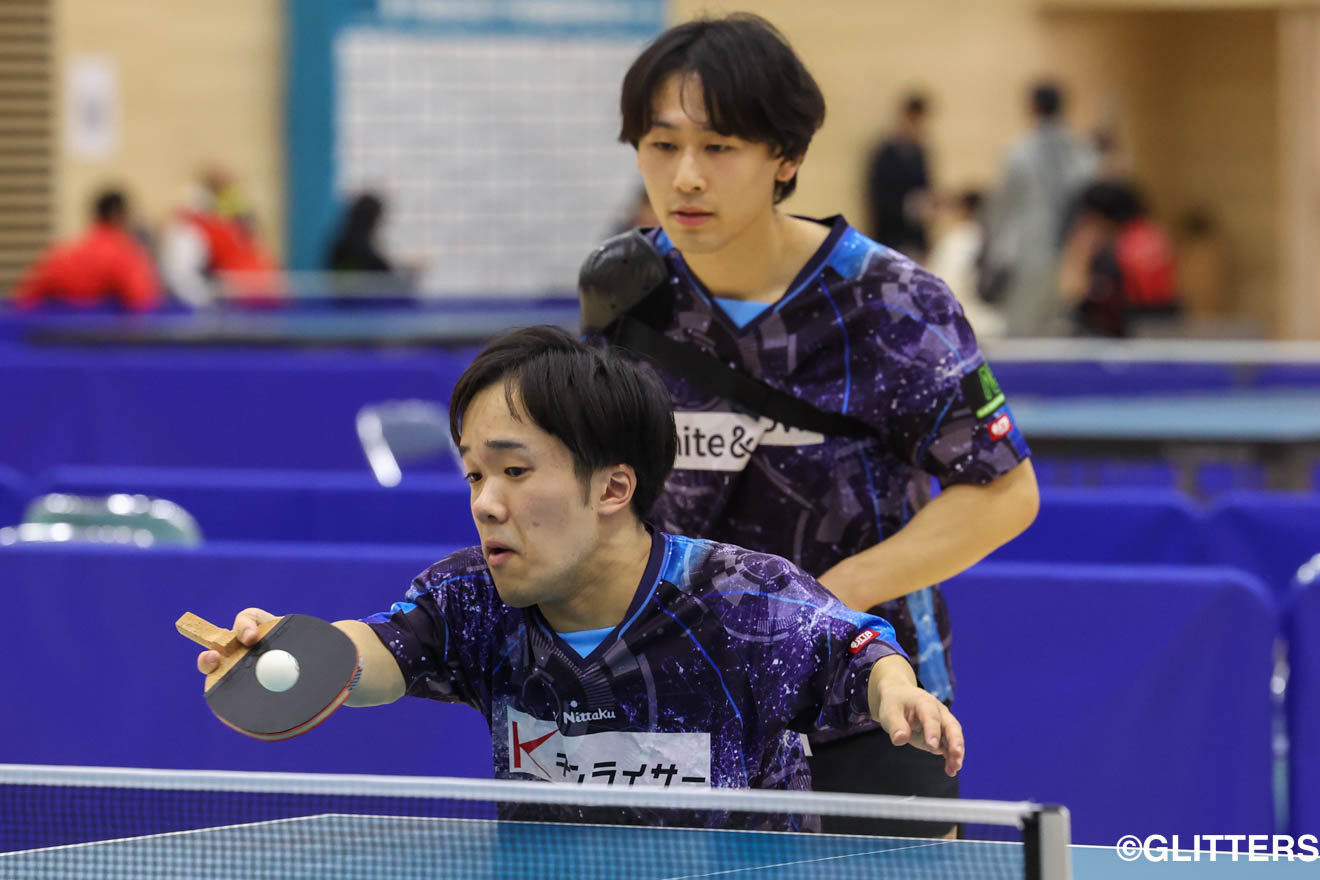 良きライバルであり、信頼し合える仲間の阿部(左)と辻村(右)は今後も切磋琢磨していく | コンビネーションの真価が問われたダブルスも白熱!|第15回全日本パラ卓球選手権大会(肢体の部) | Glitters 障害者スポーツ専門ニュースメディア