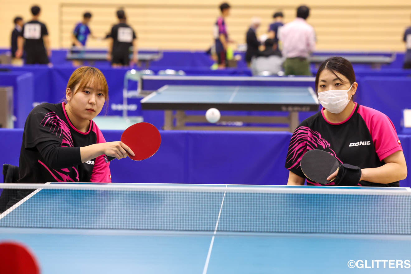 成長著しい高松(右)と池山(左)は世界に思いを馳せ始めている | コンビネーションの真価が問われたダブルスも白熱!|第15回全日本パラ卓球選手権大会(肢体の部) | Glitters 障害者スポーツ専門ニュースメディア