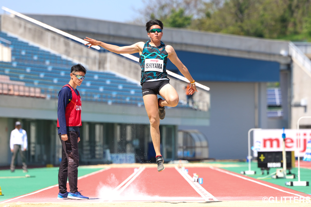 石山大輝、地元愛媛で圧巻のパフォーマンスを見せ、走幅跳を制覇 | パラ陸上、ロスに向け新たなシーズンが本格スタート!~「第36回日本パラ陸上競技選手権大会」(1日目)~|第36回日本パラ陸上競技選手権大会【1日目】 | Glitters 障害者スポーツ専門ニュースメディア