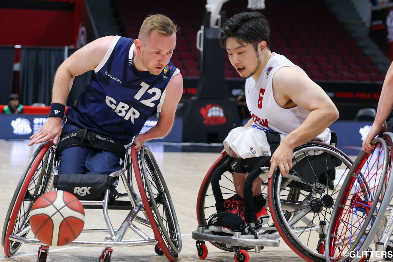 激しいディフェンスで相手にプレッシャーをかける川原凜 | 男子日本代表、逆転負けで準々決勝敗退も証明した進化|2026 IWBF 車いすバスケットボール世界選手権大会 | Glitters 障害者スポーツ専門ニュースメディア