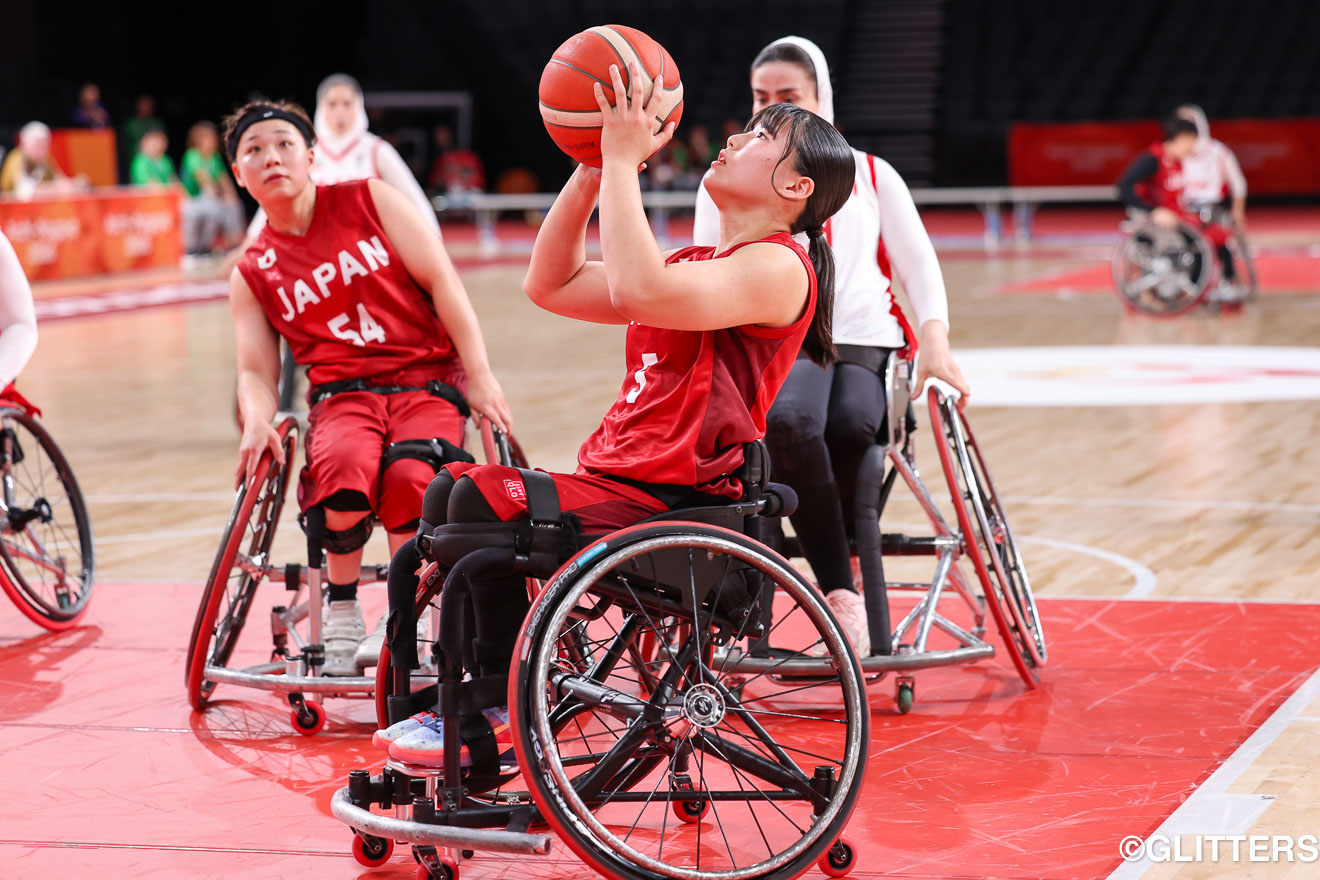 迷いなくシュートを放ち、若い力でチームを勢いづけた小島瑠莉 | 新戦力、若手が躍動した車いすバスケットボールは男女そろって白星発進！｜愛知・名古屋2026アジアパラ競技大会 | Glitters 障害者スポーツ専門ニュースメディア